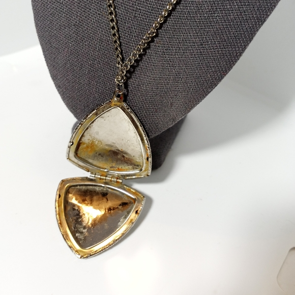 Vtg triangular locket - Picture 4 of 4